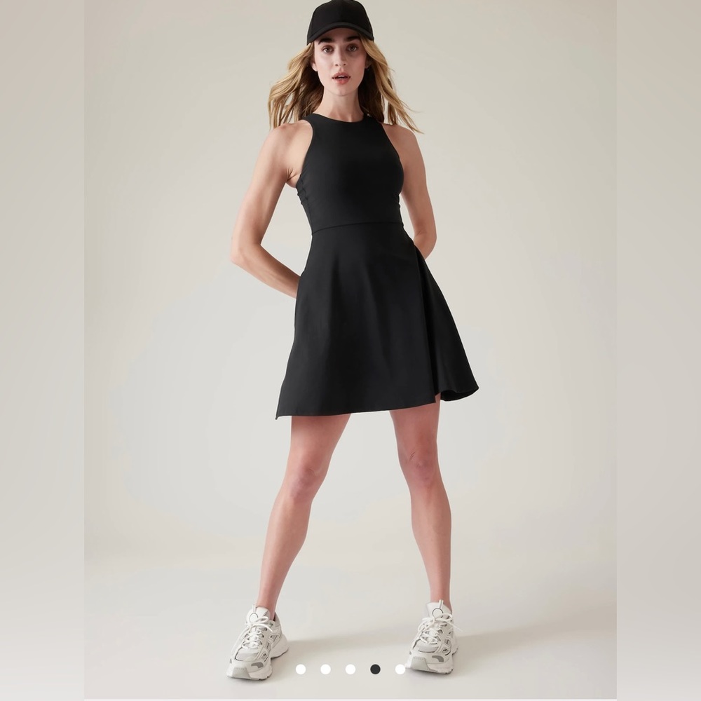 Athleta Conscious Dress // Black